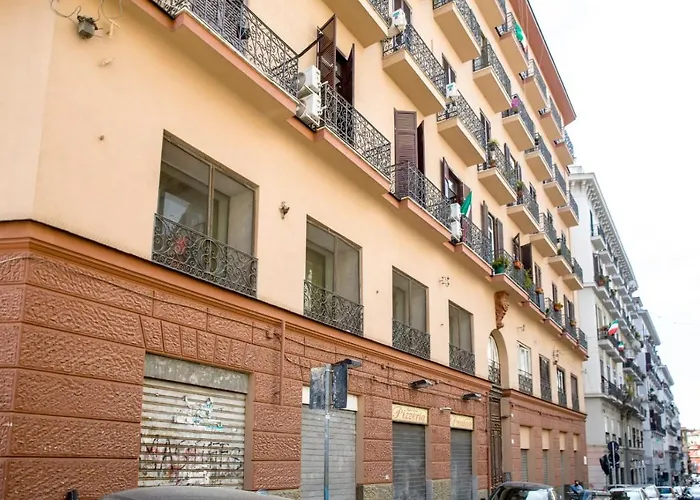 Napoli Centro Studios, Italia
