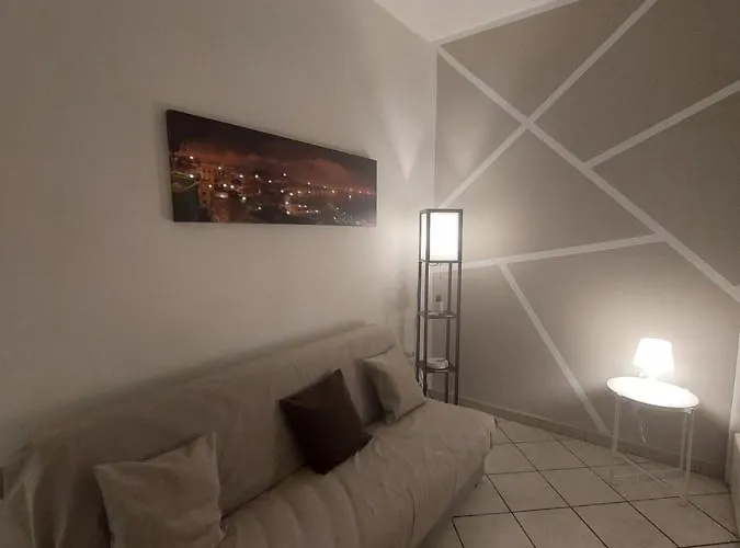 Villa Casa Via Nicotera 14 Napoli, Italia