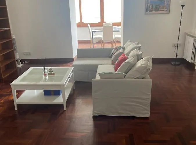 Dimora Eleuthera Napoli, Italia