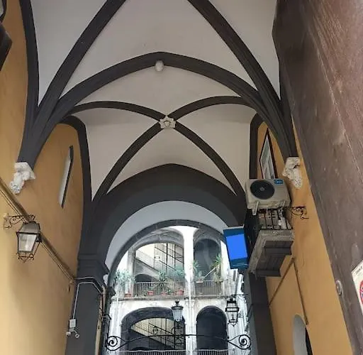 Fashion Cathedral apARTment, Centro Storico Napoli, Italia