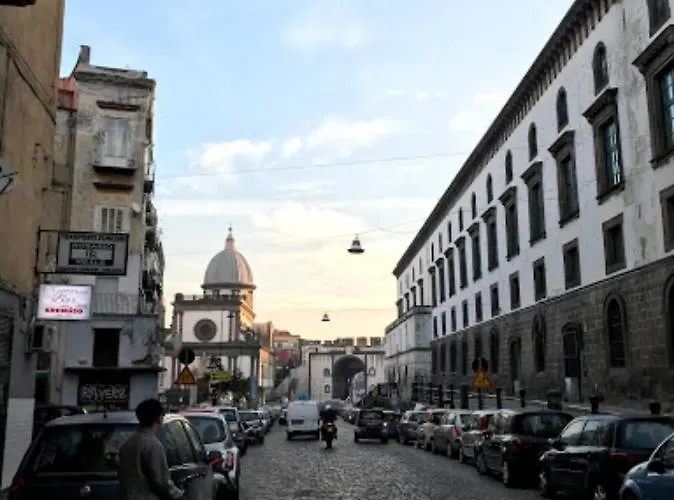 San Antonio Home Central Station Napoli, Italia