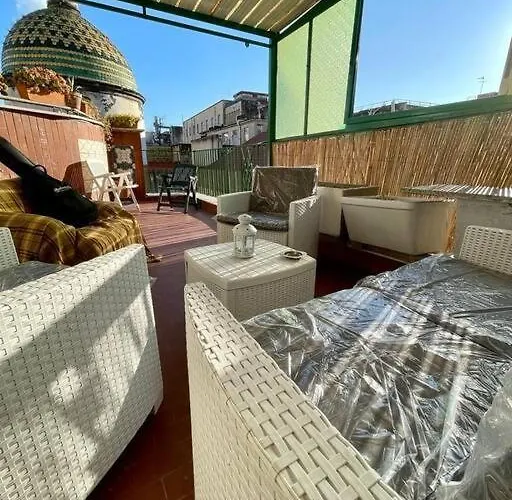 Donnaromita Holiday House Hystoric Center Napoli, Italia