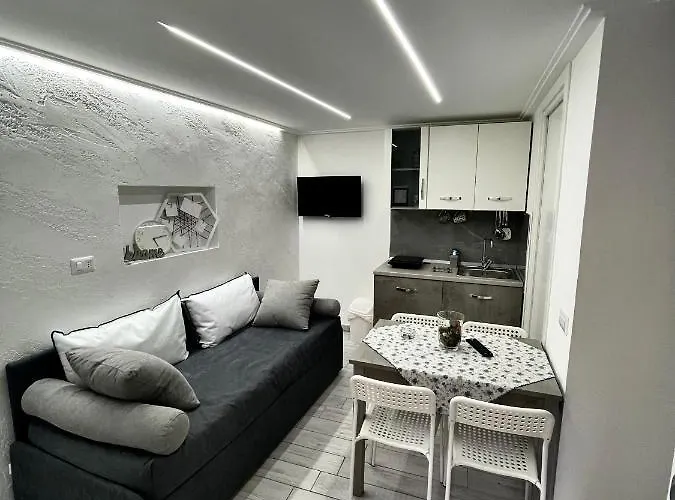 Da Anna House Centrale Napoli, Italia