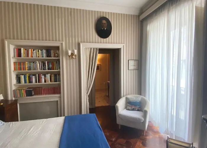 Royal Apartment In San Domenico Maggiore Napoli, Italia