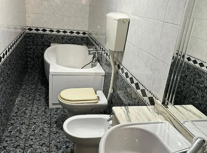 Diana Home Napoli, Italia