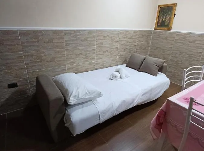 Hari Home Napoli, Italia