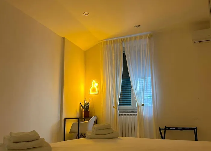 Appartamento O'Tuocc A Chiaia Napoli, Italia
