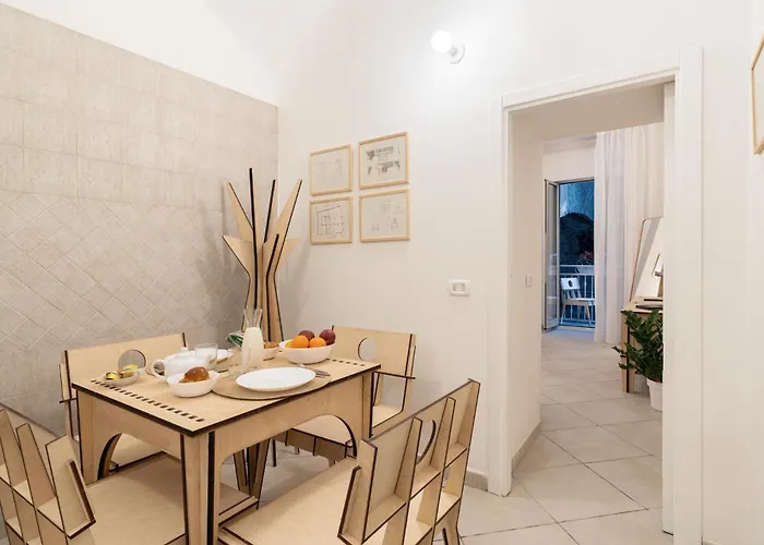Appartamento Salita Trinità Napoli, Italia