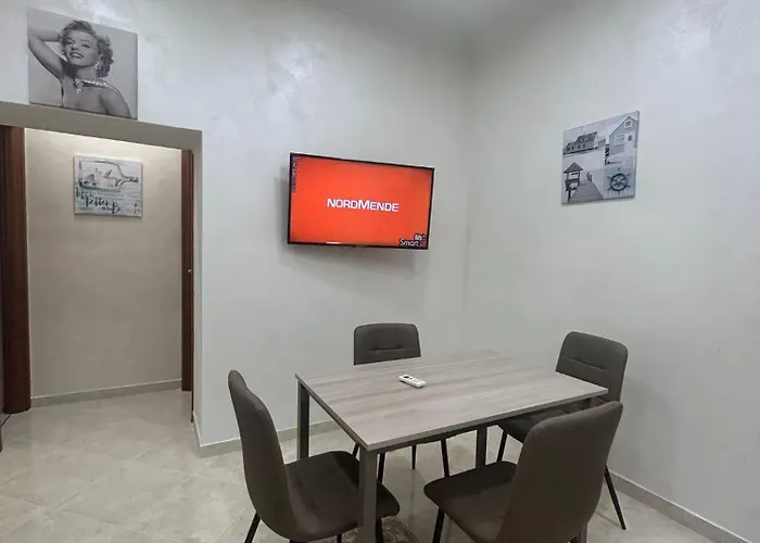 Hv Dora Apartment Naples Historic Center, Italia