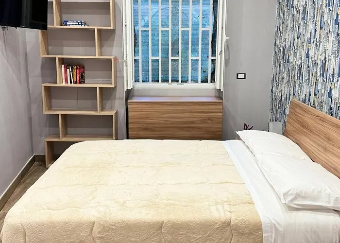 280 mt dalla metro The Mox Luxury Apartament Napoli, Italia