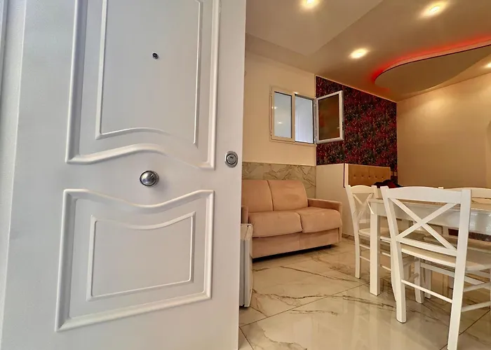 Villa House Santa Fè - Centro Storico Napoli, vicino a Metro e Stazione, Italia