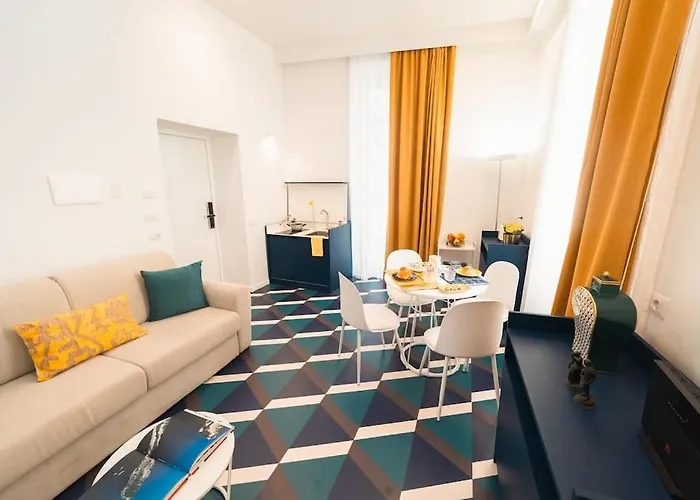 Bovio apartment&rooms Napoli, Italia