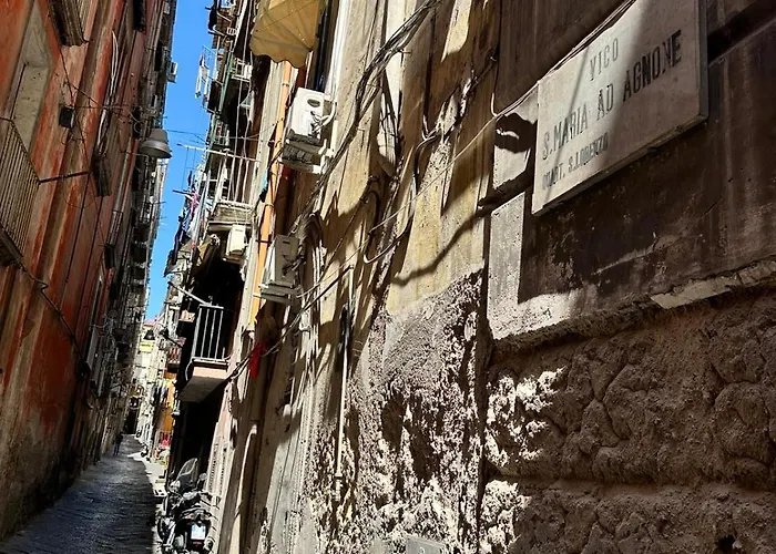 Hv Suites Decumanus Napoli, Italia