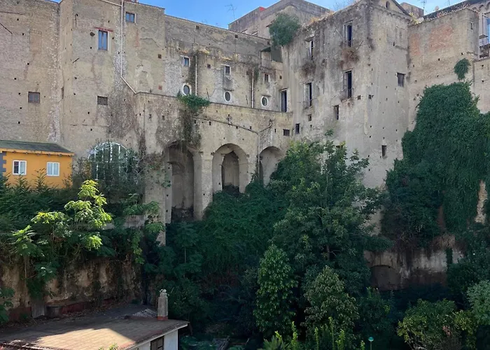 Apartamento Napoli Centro Madame Naples Con Terrazzo E Vista Giardino, Italia