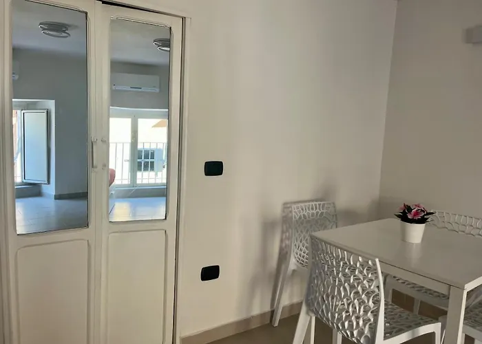 Maison Ludovin Napoli, Italia