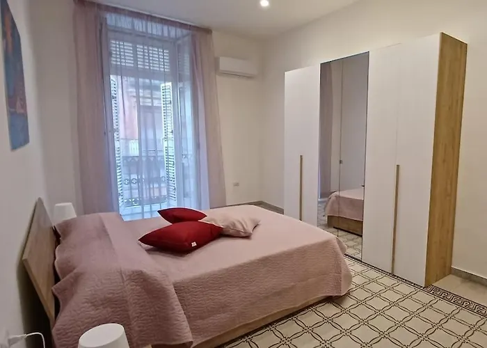 Appartamento nel centro di Napoli - Clorinda house, Italia