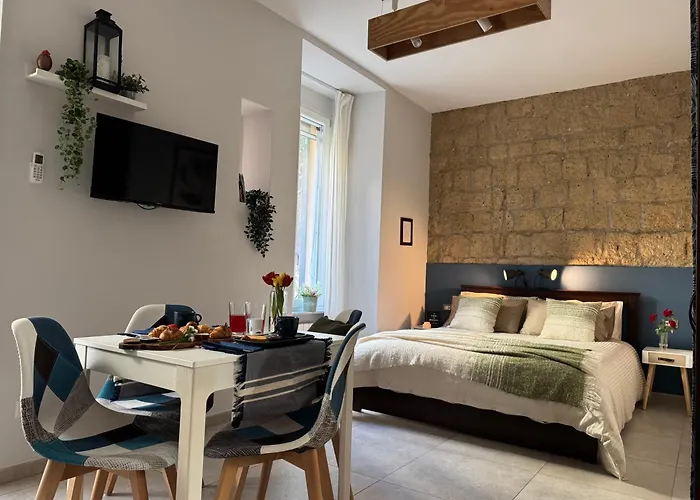 Mirea Apartments - Napoli, Italia