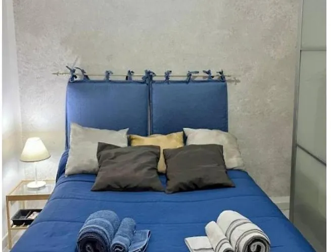Vomero House With Free Parking 410 Cm Napoli, Italia