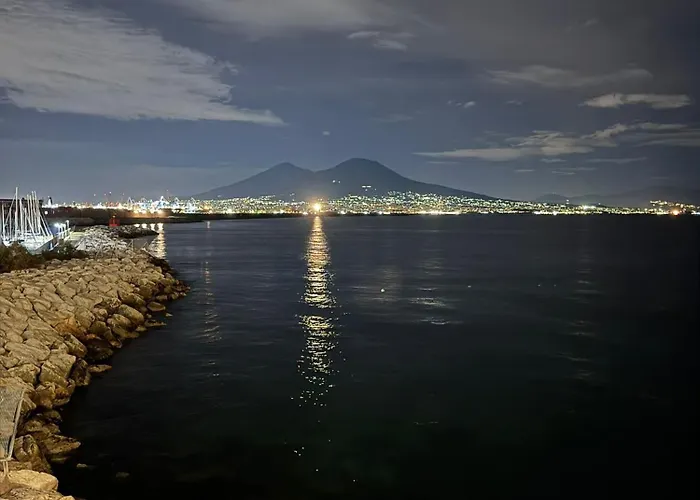 Dele Home Porto Napoli, Italia