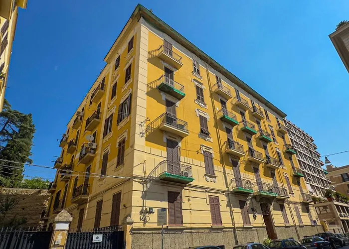 Il Centrale Napoli, Italia