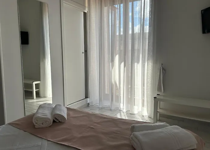 Home Elisabet Napoli, Italia