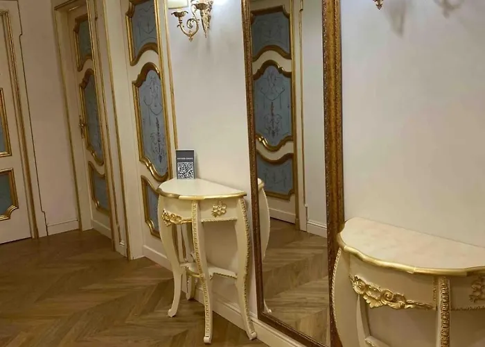 Maison De Luxe Napoli, Italia