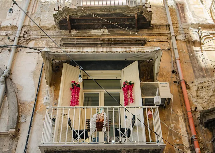 Il Balconcino Ai Tribunali Nápoles, Italia