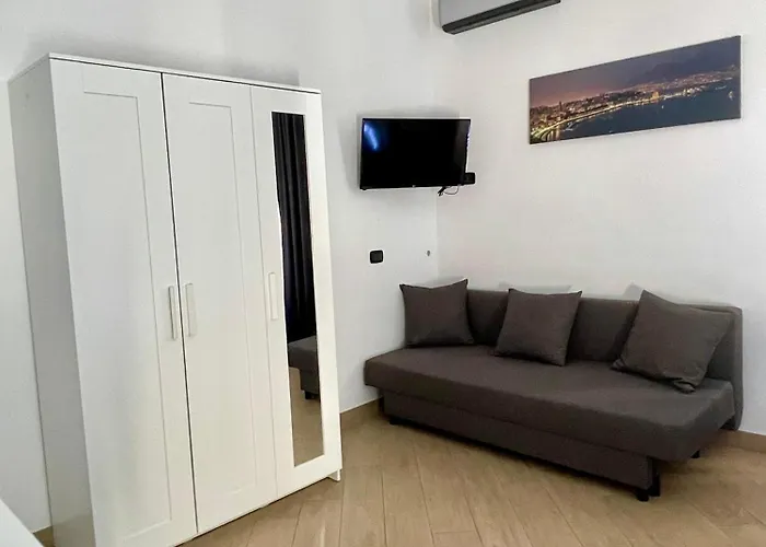 Arthea Guest House Napoli, Italia