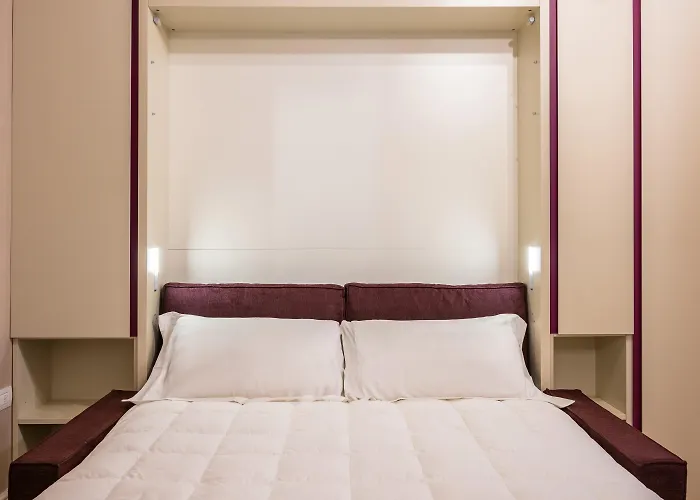 Toledo Warm Renovated Studio Napoli, Italia