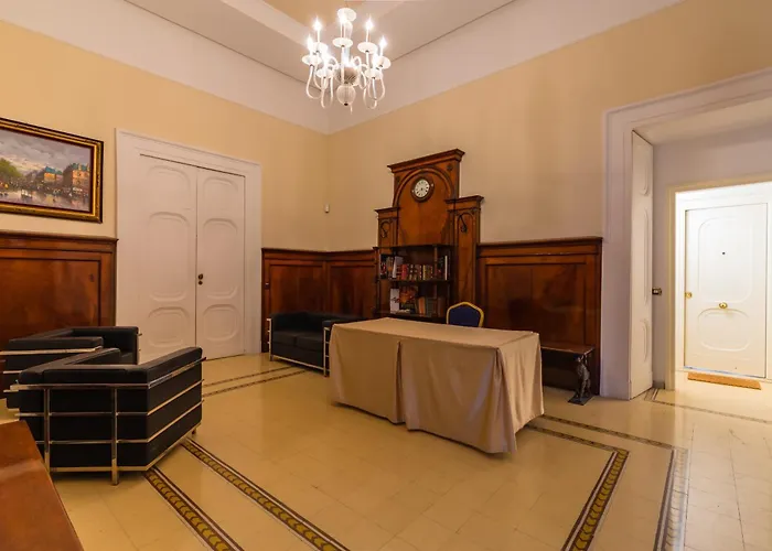 Design & Studio Duplex At National Museum Neapol, Włochy