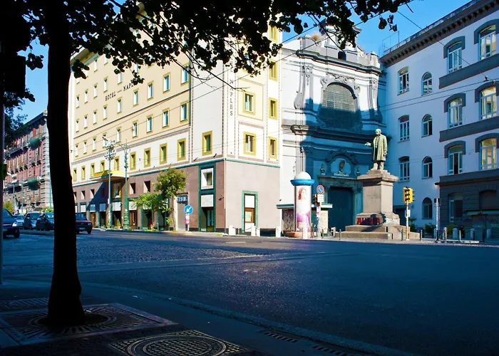 Hotel Nápoles, Itália