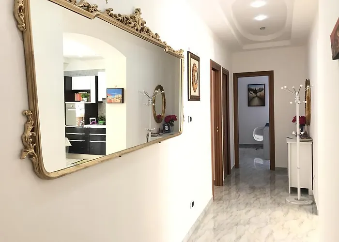 Supera Napoli Apartment, Włochy