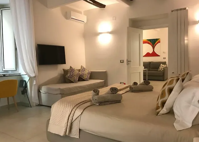 Napoli Plebiscito Apartment, Italia