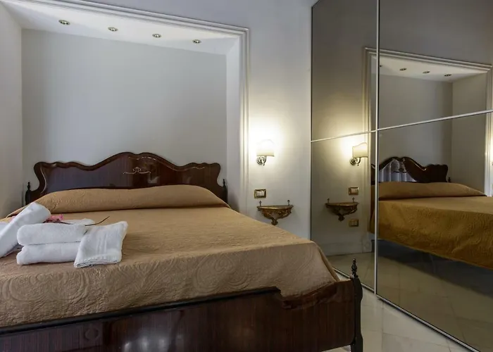 Appartamento Edoardo al Plebiscito Napoli, Italia