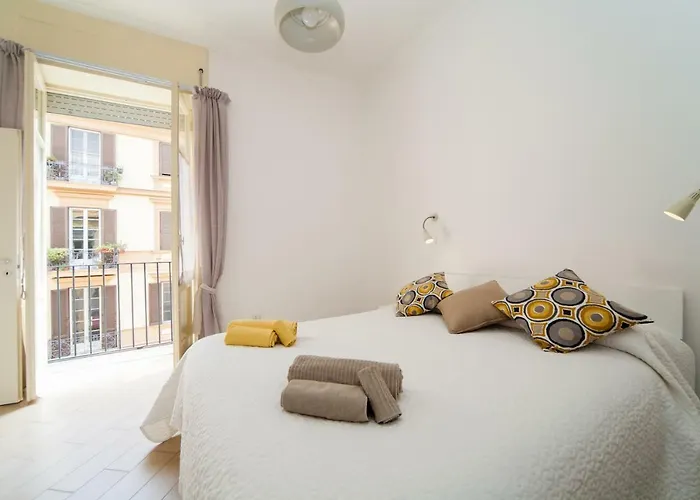 Napoli Centro Suite - Duomo Apartment, Włochy