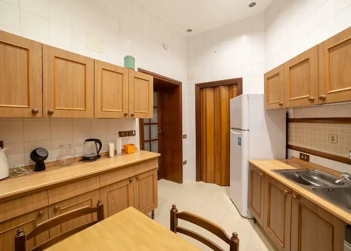 The Dante Apartment By HouseinNeapol, Włochy