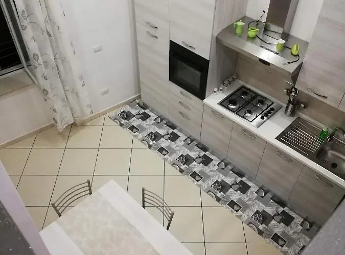 Aurora Apartment nel cuore di Napoli, Italia
