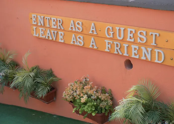 Naples Experience Hostel - Age Limit 18-28