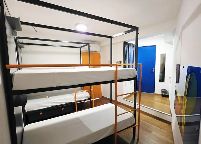 Tric Trac Hostel